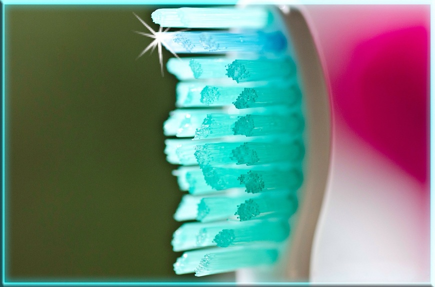 4 Dentist's advice on the right choice of toothbrush