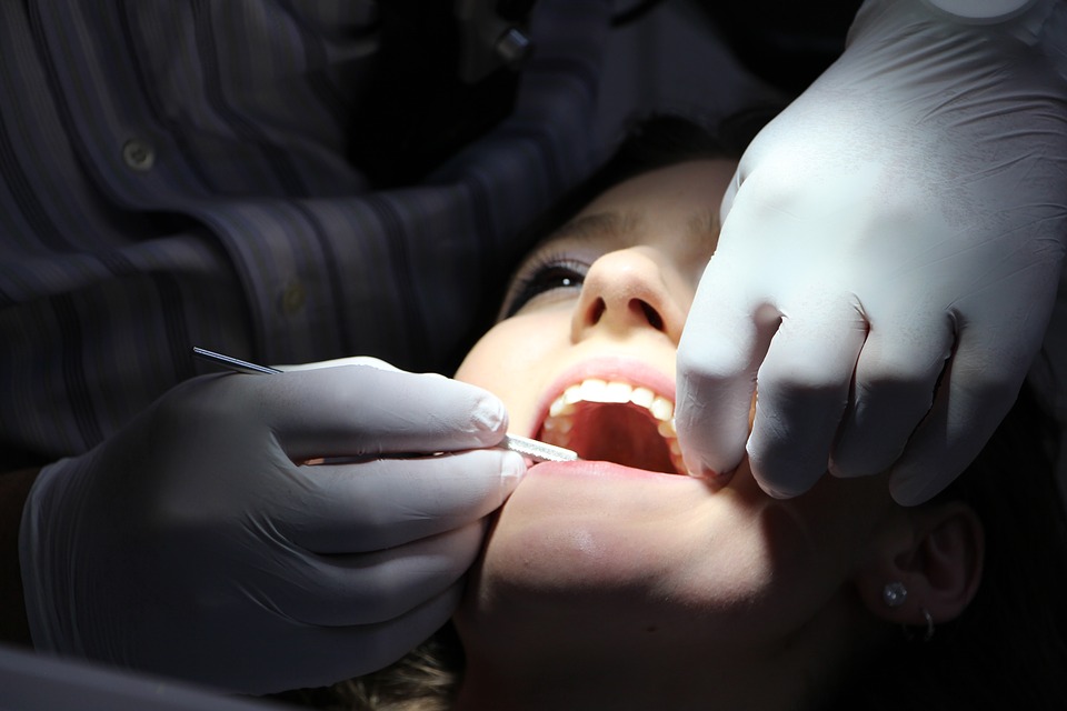 Advantages and limitations of modern implantology